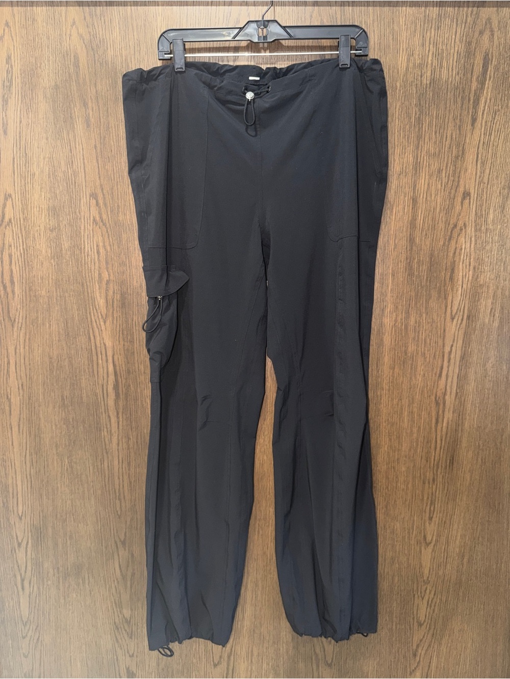 Alo Yoga Low Rise Megastar Cargo Pants Black Women’s Size L Bungee Wide Leg - Picture 3 of 6